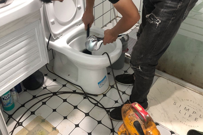 庐阳马桶堵塞自己疏通还是找师傅?专业上门服务让你省时更省心